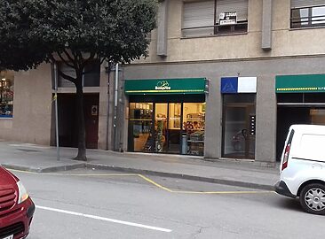 AF1QipP2T8VuD9yGyxA6CFZIddSOAuVG3IYGsUxb8tCm=w1500-h1500-k-no