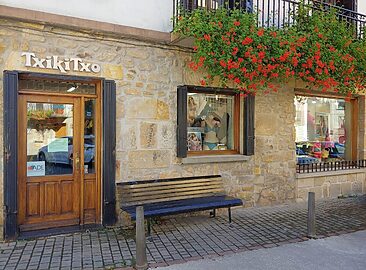 AF1QipPVGpFQK-aqcl6srPgbsHqbX2vyIol-R1od4ESV=w1500-h1500-k-no